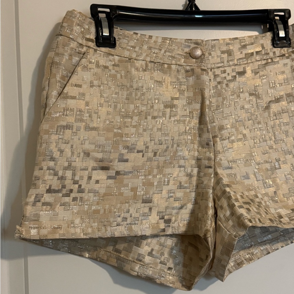 Women's Cream Patterned Metallic Boutique Shorts - Picture 10 of 16